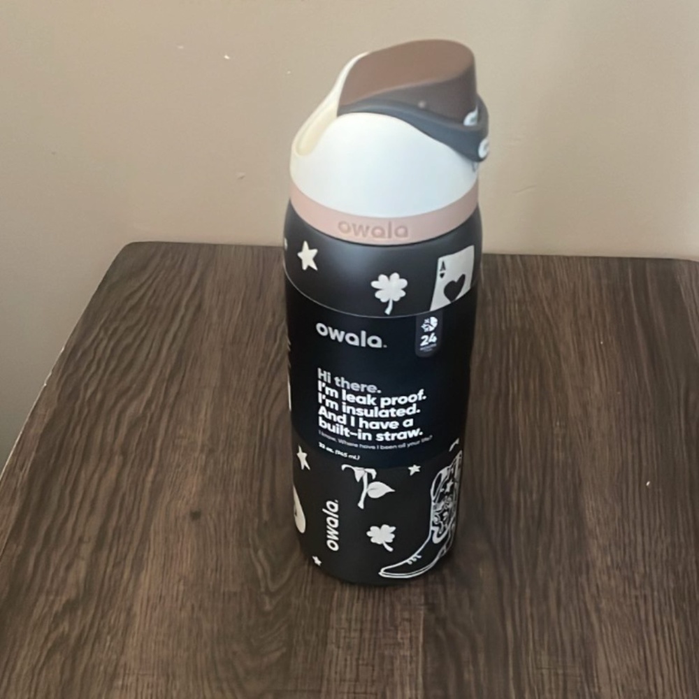 Owala 32 oz free sip- UO exclusive Good Luck Cowboy- SOLD OUT ONLINE